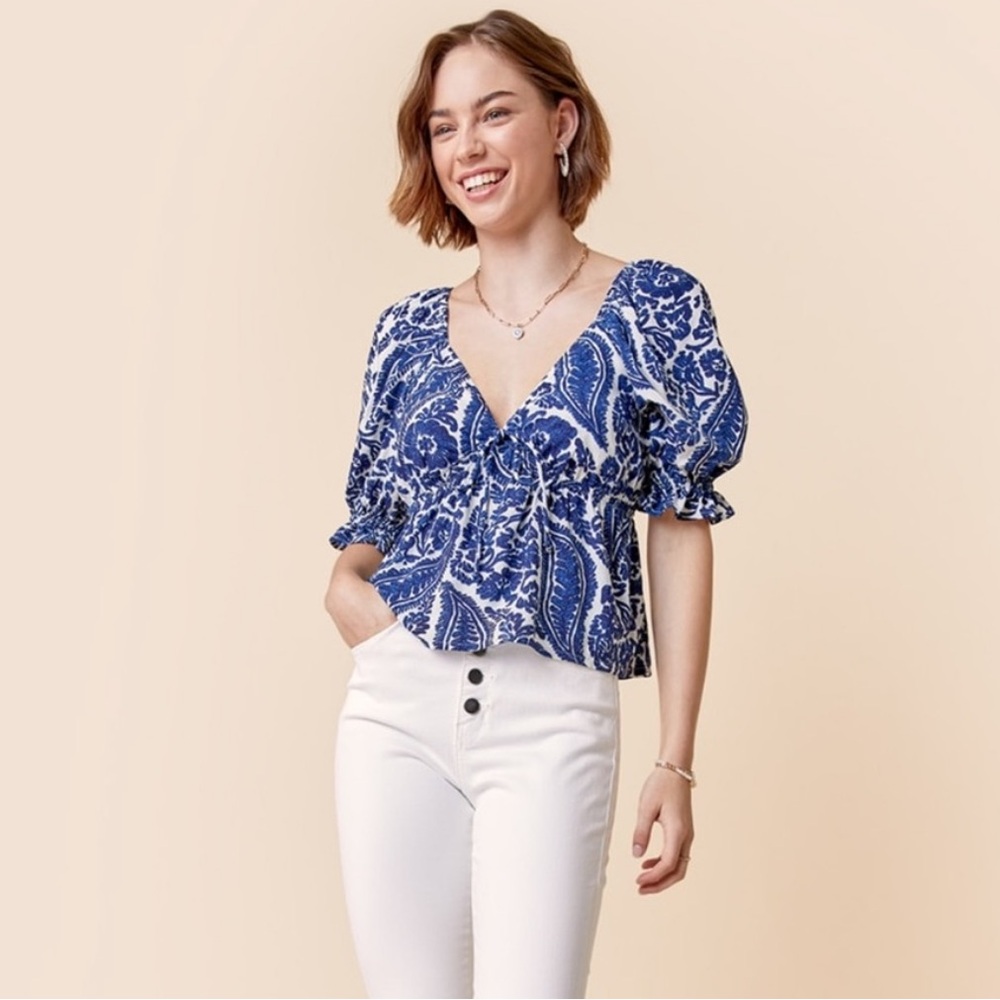 NWT Francesca’s Puff Sleeve Crop Blouse